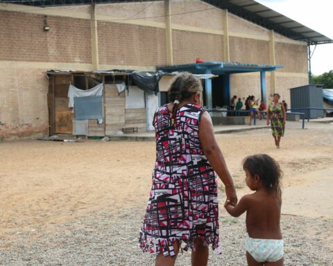 Warao community faces difficulty in makeshift shelter in Roraima