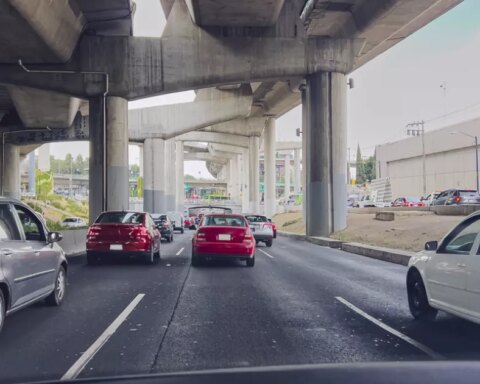 What vehicles do not circulate on February 8?