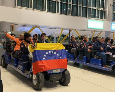 With applause they fired the Venezuelan brigade members in Türkiye