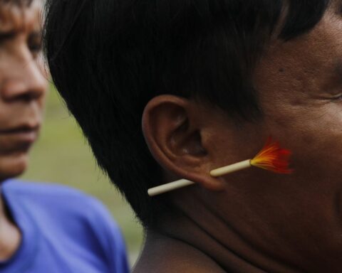 Yanomami indigenous people show serious social impacts of illegal mining