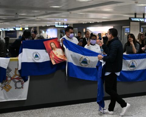 Youth and Student Unit: "Regime demonstrates its weakness by banishing 222 former political prisoners"