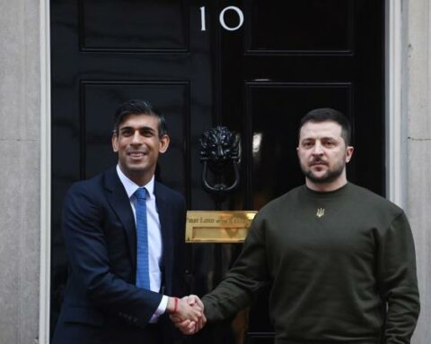 Zelenski agradece al Reino Unido su "gran apoyo" en la guerra