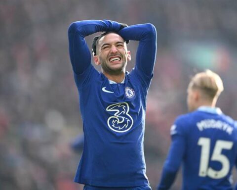 Ziyech does not arrive at PSG due to a delay from Chelsea in sending the documents