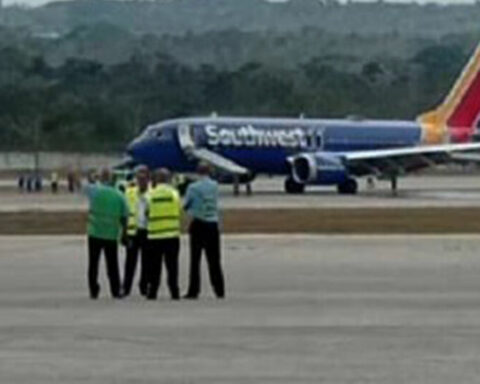 A fire in a turbine forces a Southwest flight to return to the Havana airport