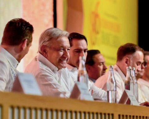AMLO to banks: "continue to obtain legitimate and reasonable profits"