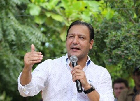Abel Martínez acusa al Gobierno de perjudicar a productores