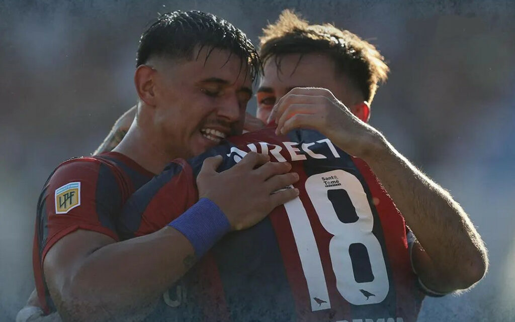 Adam Bareiro double and striker for San Lorenzo