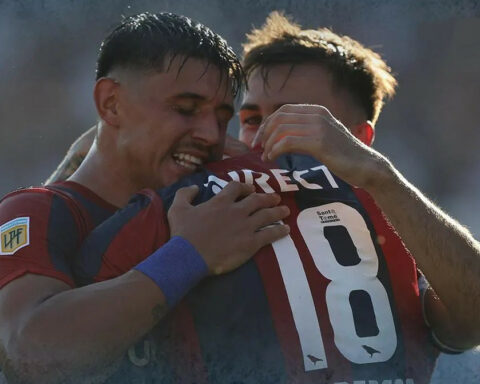 Adam Bareiro double and striker for San Lorenzo