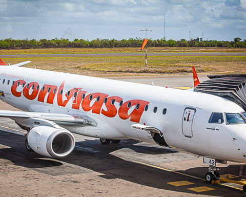 Airlines must sell their tickets at the official BCV rate