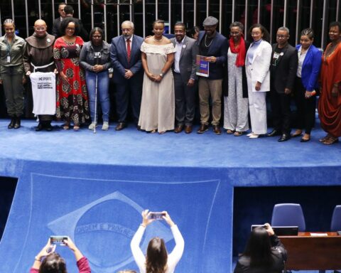 Anti-racist fight is theme of solemn session in the Senate