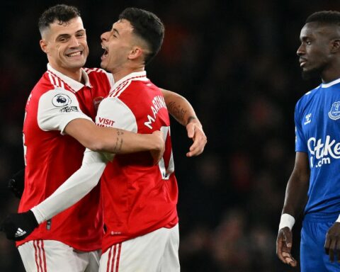 Arsenal thrashes Everton and increases advantage at the head of the Premier