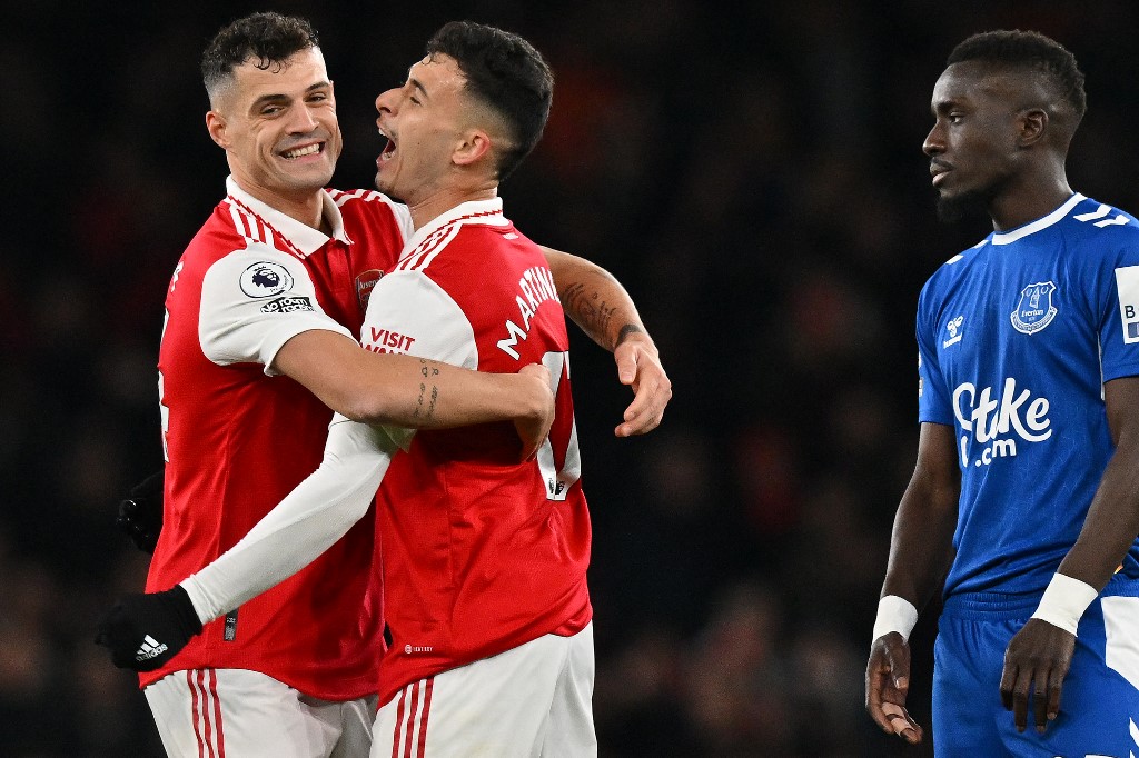 Arsenal thrashes Everton and increases advantage at the head of the Premier