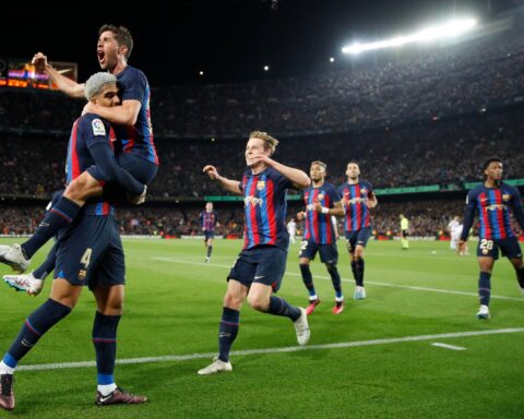 Barcelona beats Real Madrid on the horn