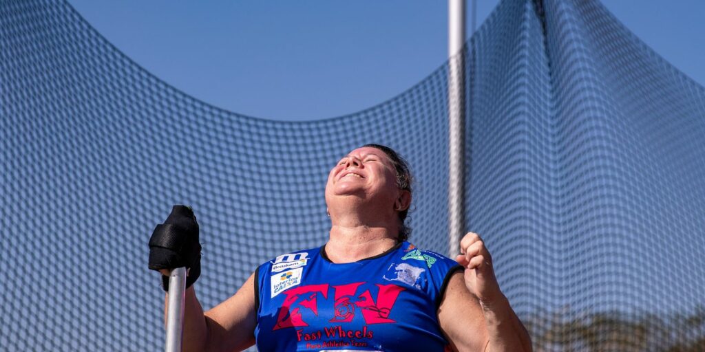 Beth Gomes sets new world record in shot put