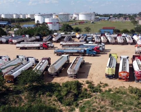 Bolivia imported 31% more diesel than it needs, according to the INE