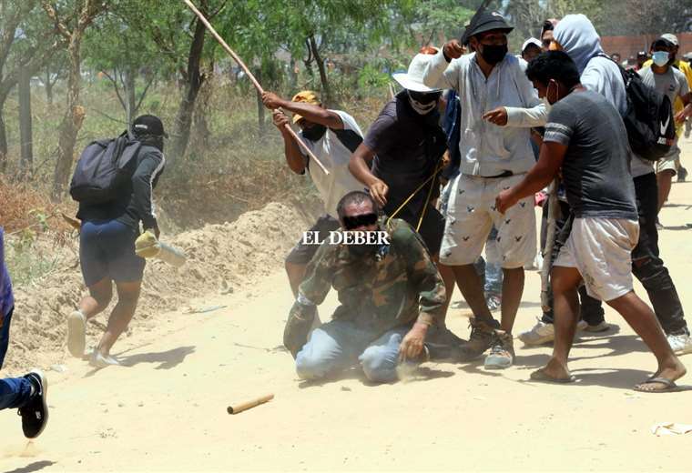 Bolivian residents in the US help the injured from the subjugation of aquifers that do not recover