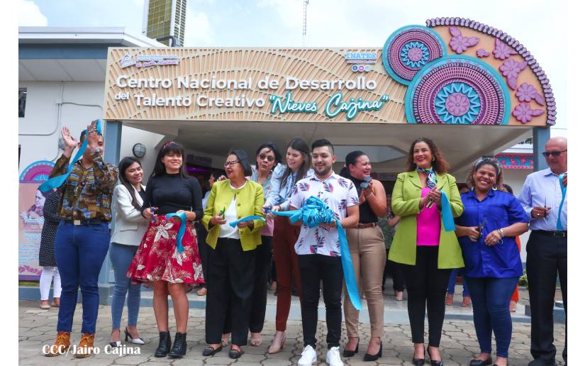 Camila Ortega inaugurates "Centro de Talento Creativo" in a building stolen from Puntos de Encuentro