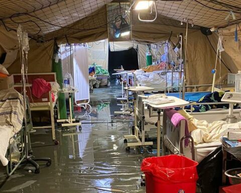 Cayetano Heredia and Santa Rosa hospitals are flooded after heavy rains in Piura (VIDEO)