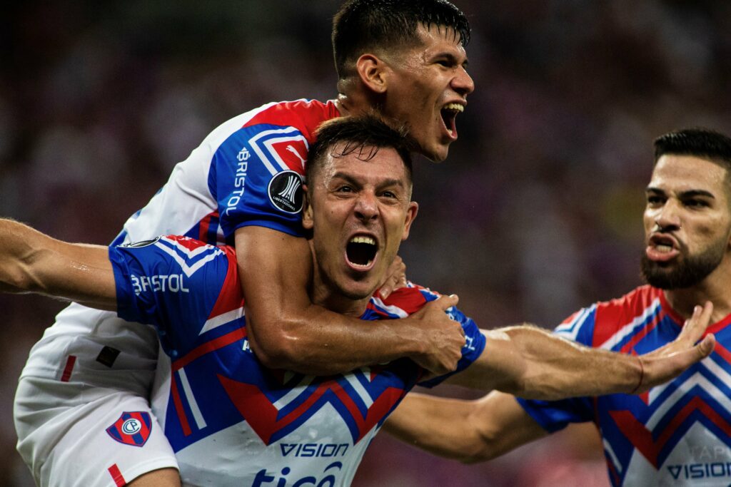 Cerro Porteño, with one less, prevails in Brazil