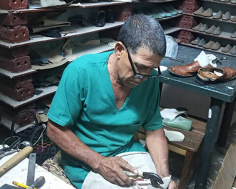 China launches to the rescue of the military footwear company in Cuba