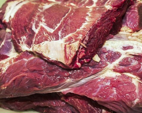 China lifts embargo on Brazilian beef