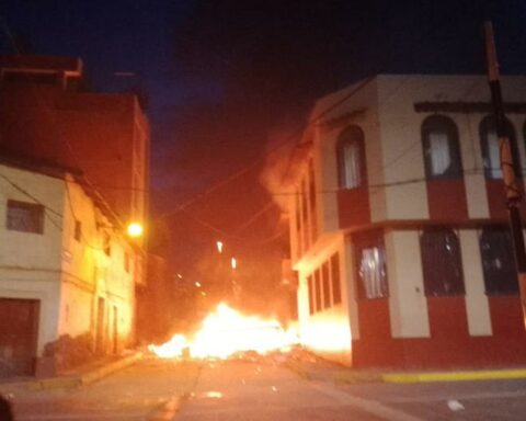Clashes in Puno: a woman remains hospitalized and 17 were discharged