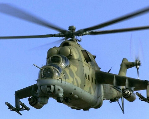 Colombian Army helicopter loses control and crashes in Quibdó