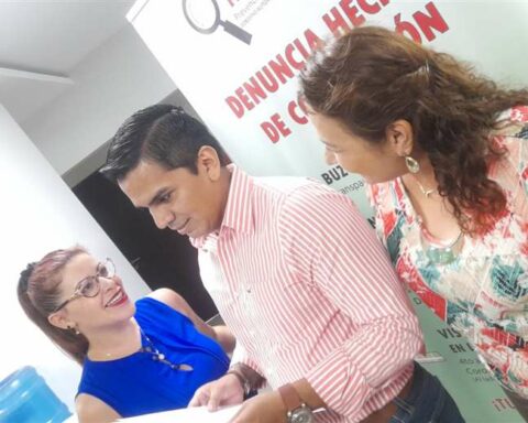 Complainants accuse intimidation and unjustified dismissals after revealing irregular charges at the Mayor's Office