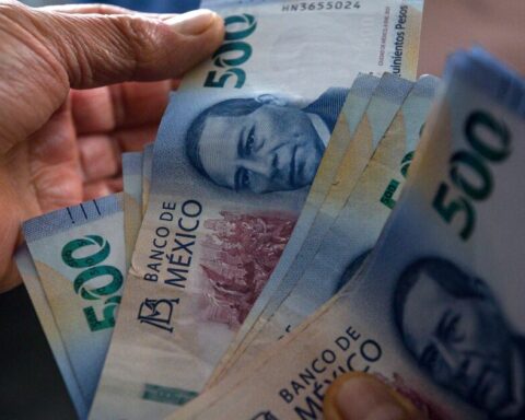 Consumer confidence advanced in February, but outlook deteriorates