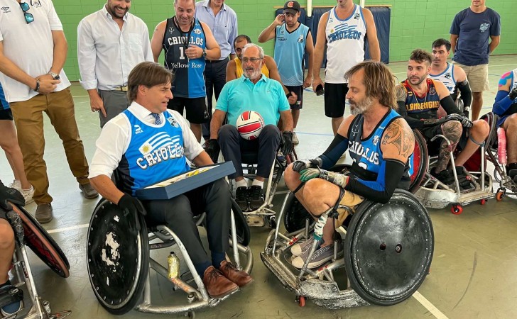 Controversial appearance of Lacalle Pou sitting in a wheelchair: What did he do it for?