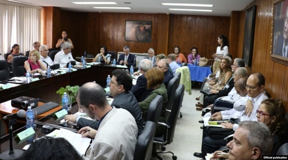 Cuba and the US cooperate on infectious diseases at a meeting in Havana