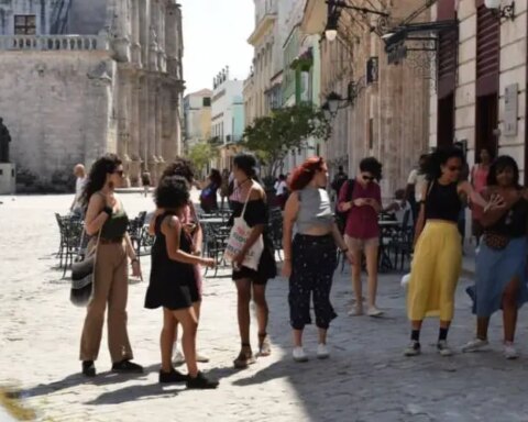 Cuba, activistas feministas, reguladas, salida del país