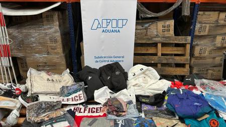 Customs seized a contraband of 16 tons of merchandise