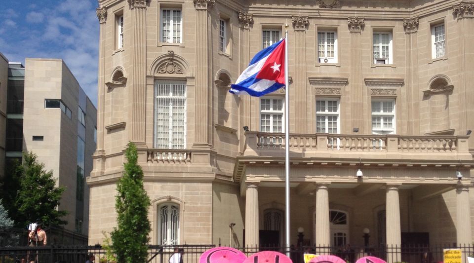 Democrats and Republicans unite to call Oswaldo Payá to the street of the Cuban Embassy in the US