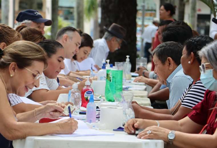 'Día del Firmazo' was celebrated in the main axis of the country in an attempt to reach 1.5 million signatures for judicial reform