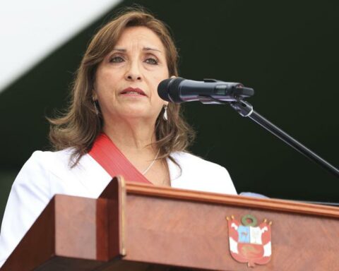 Dina Boluarte is president twice: of Peru and of Club Apurímac