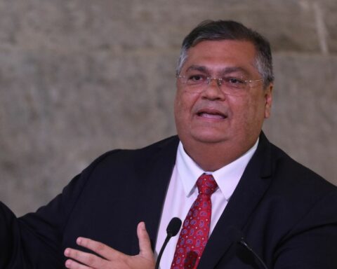 Dino: government prepares PL for regulation of social networks