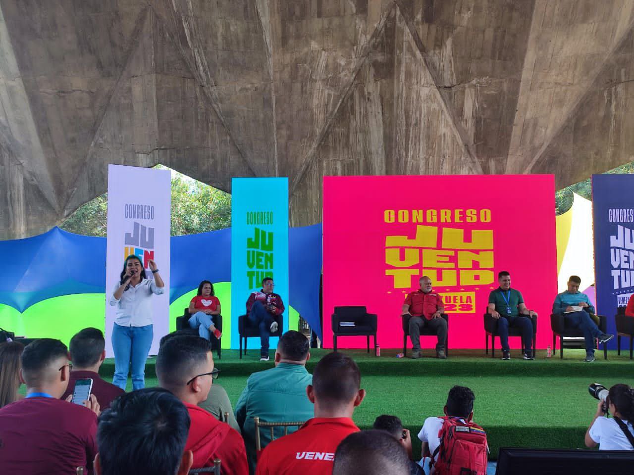 Diosdado Cabello to young people: they are forbidden to fail