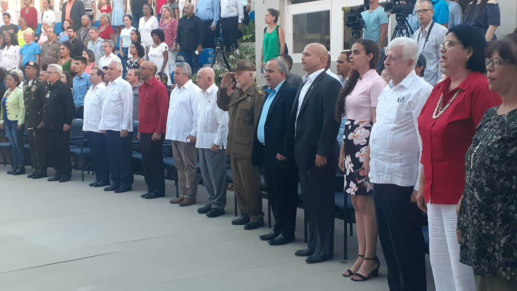 Diplomatic cultists and authorities pay homage to Chávez in Cuba