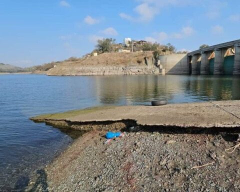 The level of the Tavera Dam reservoir this morning had dropped to 315.6 meters due to the lack of rain in recent months, since in normal times the level reaches 327.5 meters.  The situation has triggered the alert for the Santiago and Moca aqueducts, which are supplied from this dam, for which they urge the population to ration water.  Today the deficit in Santiago was 18% and 30% in Moca.