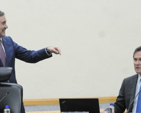 Edmundo Jacobo resumes as executive secretary of the INE after dismissal