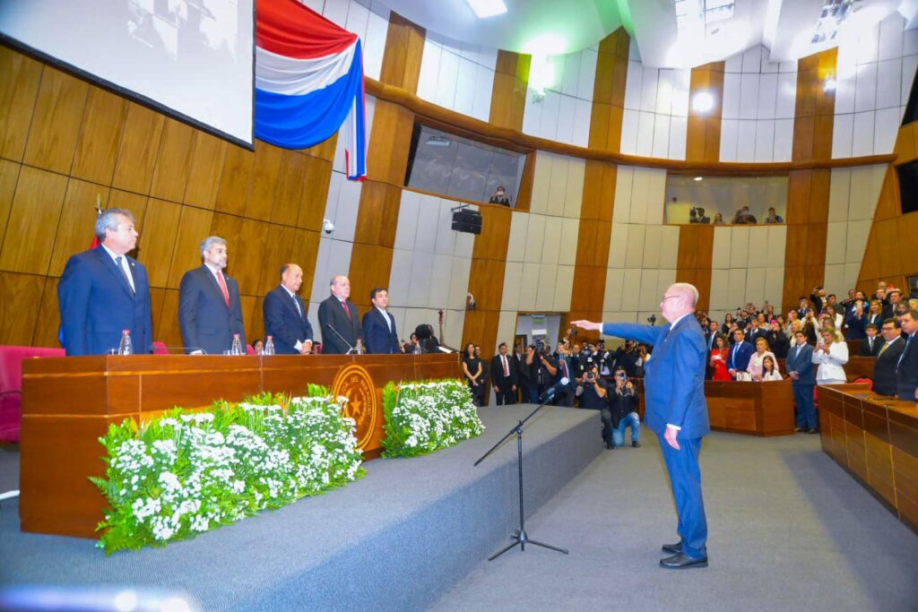 Emiliano Rolón is sworn in as the new State Attorney General