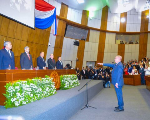 Emiliano Rolón is sworn in as the new State Attorney General