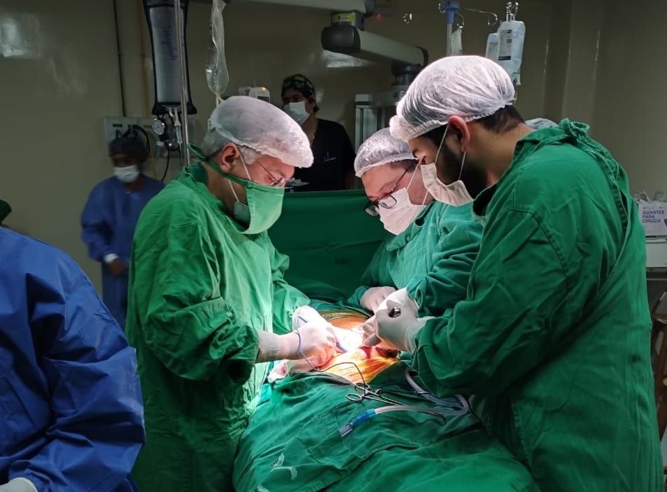 FCM UNA medical team successfully carries out a new kidney transplant