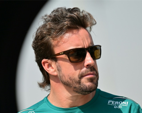 Fernando Alonso achieves the best time in the free trials of the Bahrain GP