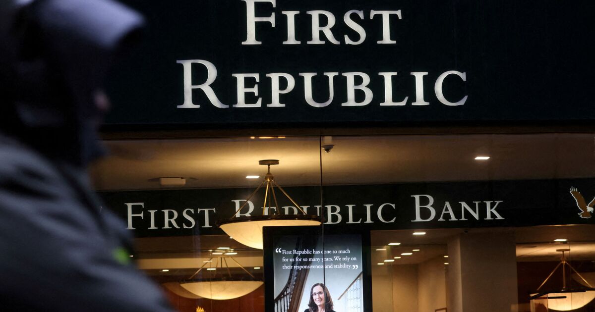 First Republic Bank gets $30 billion in deposits from big banks