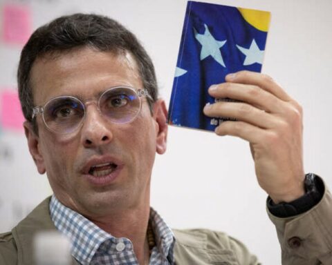 "Forcefulness" of Capriles within PJ swept away internal regulations on candidacy