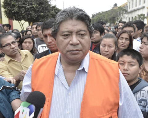 Former mayor of Breña Ángel Wu is sentenced to 8 years in prison for incompatible negotiation and embezzlement