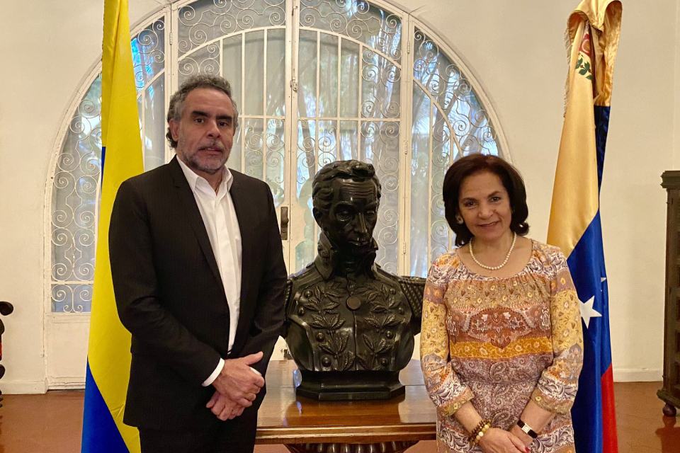 Fulvia Benavides was sworn in as Colombian consul in Caracas