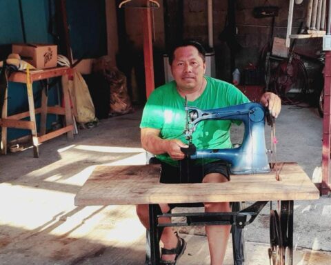 Gabriel Putoy, the Monimbó teacher and former politician who survives as a shoemaker in Costa Rica